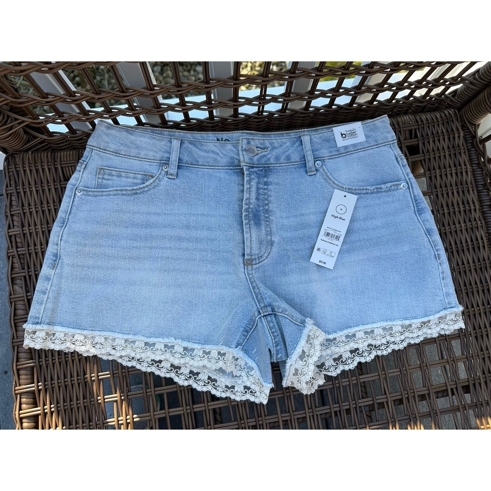 NO BOUNDARIES Womens Size 10 Light Wash Lace Trim Denim Blue Jean Shorts New